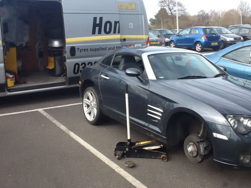Fitting tyres to a Chrysler Crossfire