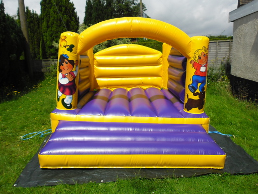 8ft x 11ft Tiny Tots Bouncy Castle