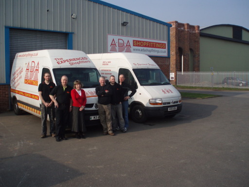 EXPERIENCED SHOPFITTING TEAM