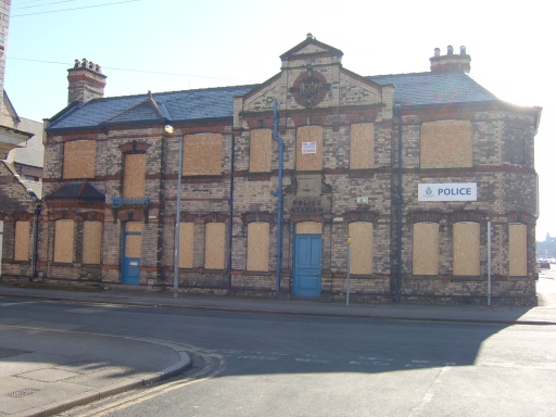 full board up at gordon st police station hull