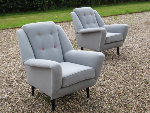 Retro chairs fully restores