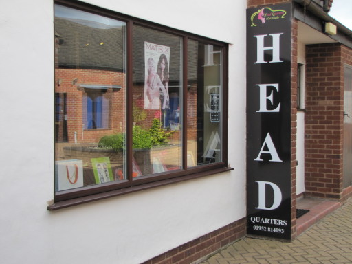 Salon exterior