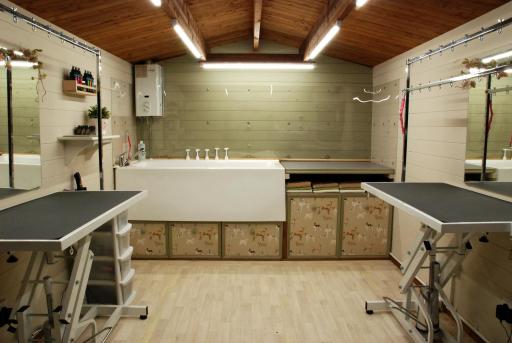 Bubble Bark Dog Grooming Salon