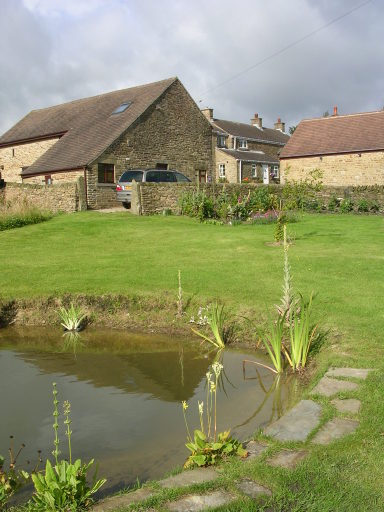 Cowclose Barn from the roadside