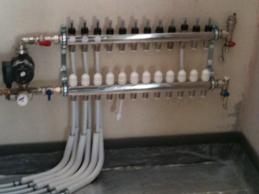 Manifold and mixing unit