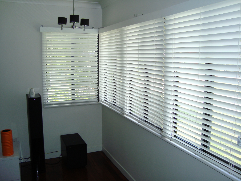 Crawley Blinds& Awnings Townsville 3 Castlemaine Street, Kirwan, 4817