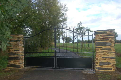 Gate build in Surrey