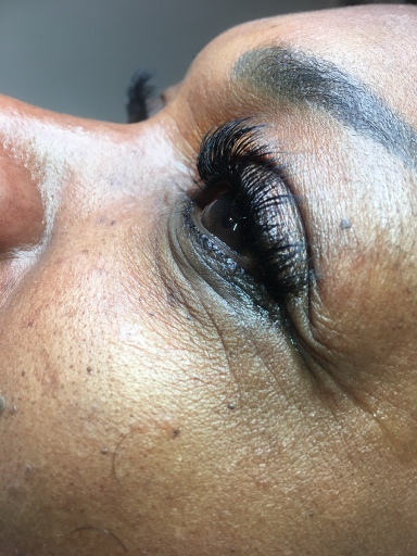 volume eyelash extensions