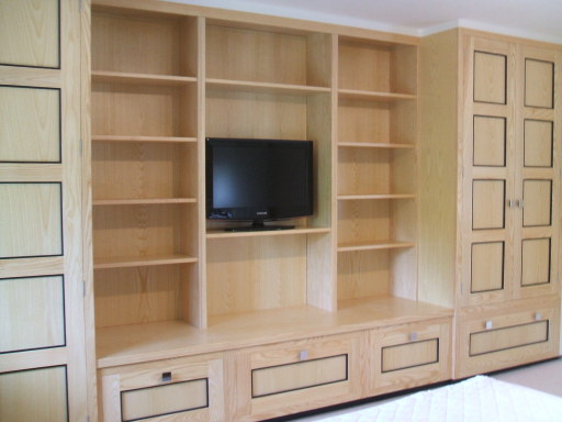 Fitted ash wardrobe