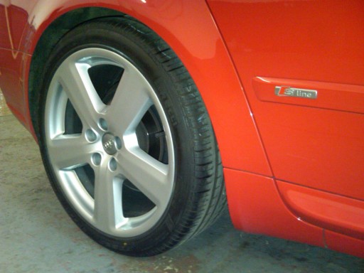 Audi RS6 alloy wheel refinished in standard Audi Silver