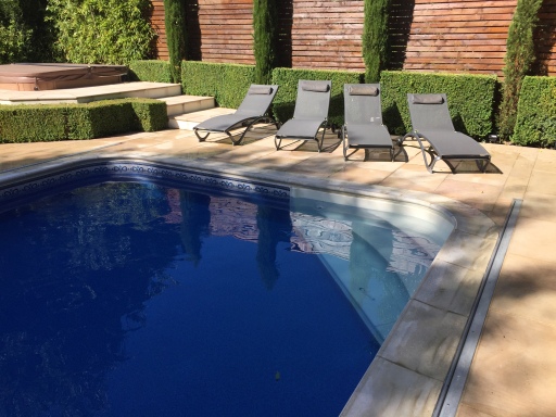 Extreme Onsite Lining and pool refurbishment