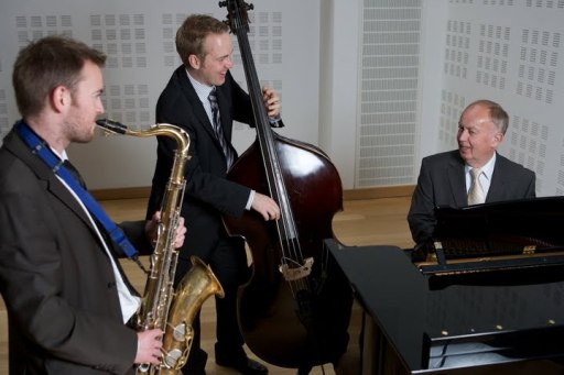 Brian Melville - pianist with 3jazz.