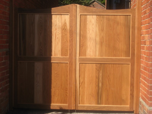 Soild Oak Gates Cost less than ??1900 Fitted