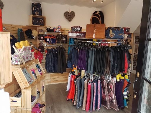 Inside Lofthouse Equestrian