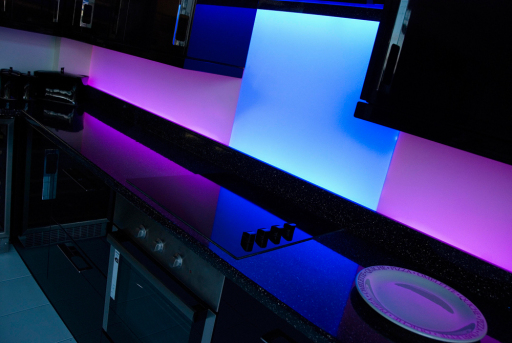Illuminated glass kitchen splashback