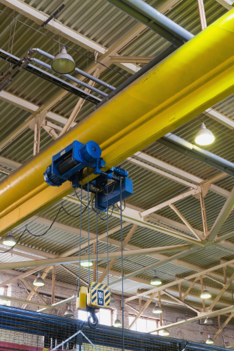 Indoor lifting crane