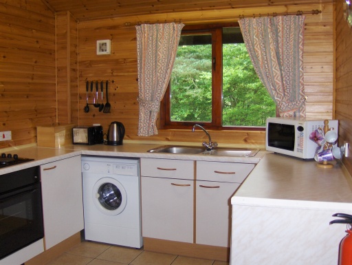 Fully fitted kitchen.All electricity is free