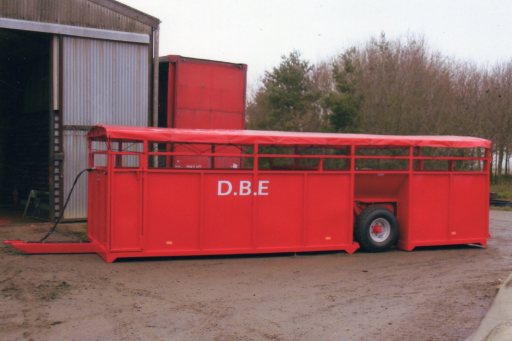 7.3m x 2.44m livestock trailer