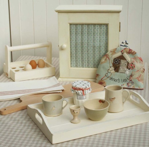 Vintage home wares, trays and egg carriers