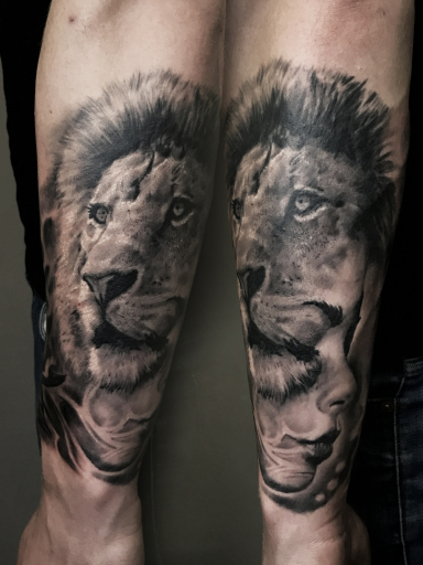 Lion realistic tattoo,Stotker Tattoo shop London