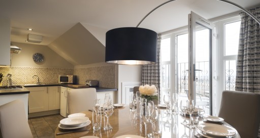 Fountain Court Apartments - Royal Garden