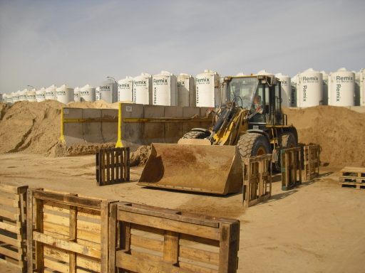 Bucket loader