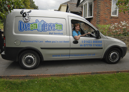 Love Em n Leave Em Pet Services