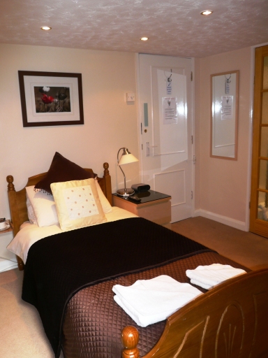 Single en-suite bed room, B&amp;B chesterfield