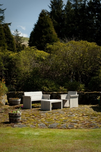 SCAFFA Beautifull handmade garden furniture from reclaimed wood.
