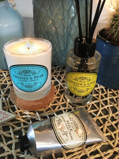 Freesia &amp; Pear Naturally European
