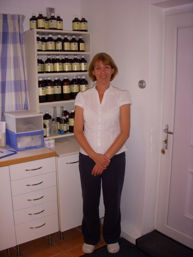 Abi is a registered Herbal Medicine practitioner.