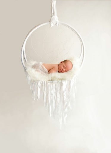 Newborn Photo by Dora Horvath Photography