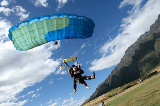 Tandem pair landing (photo by Steven Montgomery)