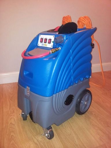 High spec carpet cleaning machine