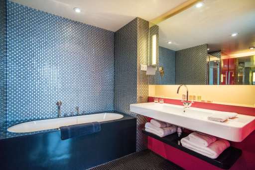 Guest Room Bathroom