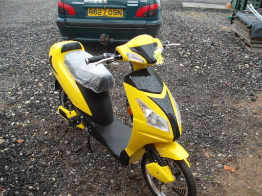 15MPH ROAD LEGAL SCOOTER.VARIOUS COLOURS ? ??550