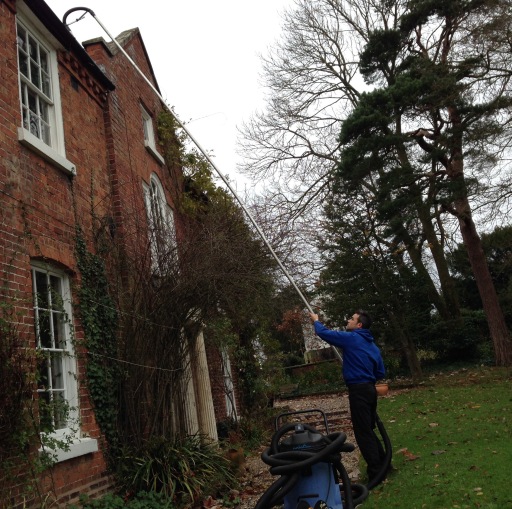 gutter emptying using the guttervac