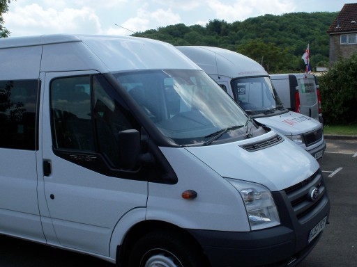 8 seater full 3 point seatbelts