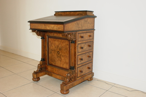 A VERY GOOD QUALITY RESTORED VICTORIAN WALNUT INLAID CABINET