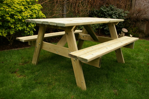 'The Henley' 6 seater picnic table