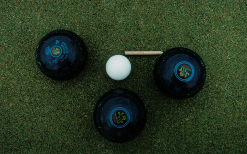BOLF How to play the Ultimate Lawn Bowls Challenge Caboolture, 4510