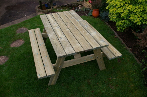 'The Henley' 6 seater picnic table