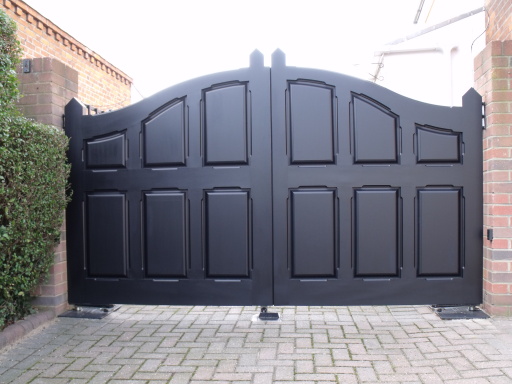 Hardwood gates made in Utile