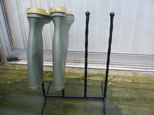 wellington boot holder