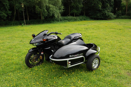 Motopodd sidecar on Honda DN01