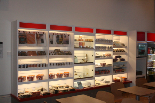 Display unit with under shelf lighting