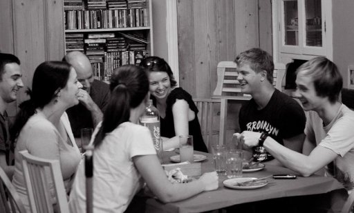Learn languages in community with Eat Speak Enjoy!