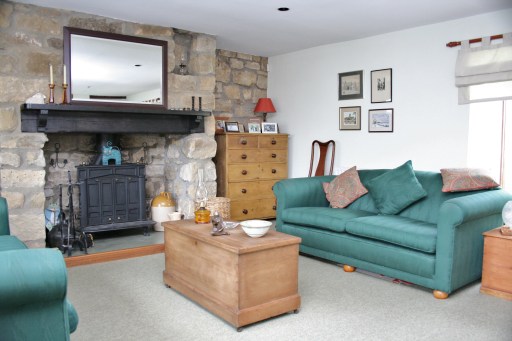 SITTING/DINING ROOM AT KINGTON B&amp;B