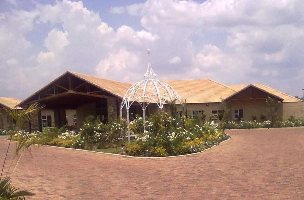 Balmoral Gardens 21 Boundry Rd, De Deur, Vereeniging, Gauteng, 1936