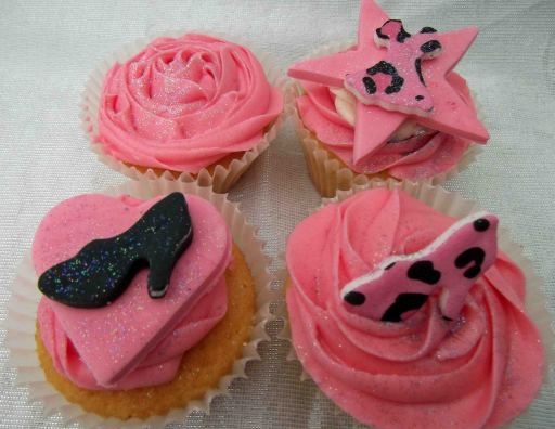 gift box of cupcakes